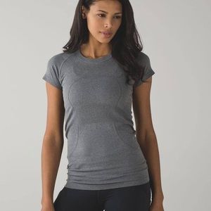 LuluLemon Dark Gray Women T-shirt size 4 short sleeve
